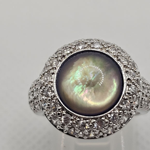 Vintage Mother of Pearl Sterling Silver Diamond Ring Size 7! - Picture 4 of 7